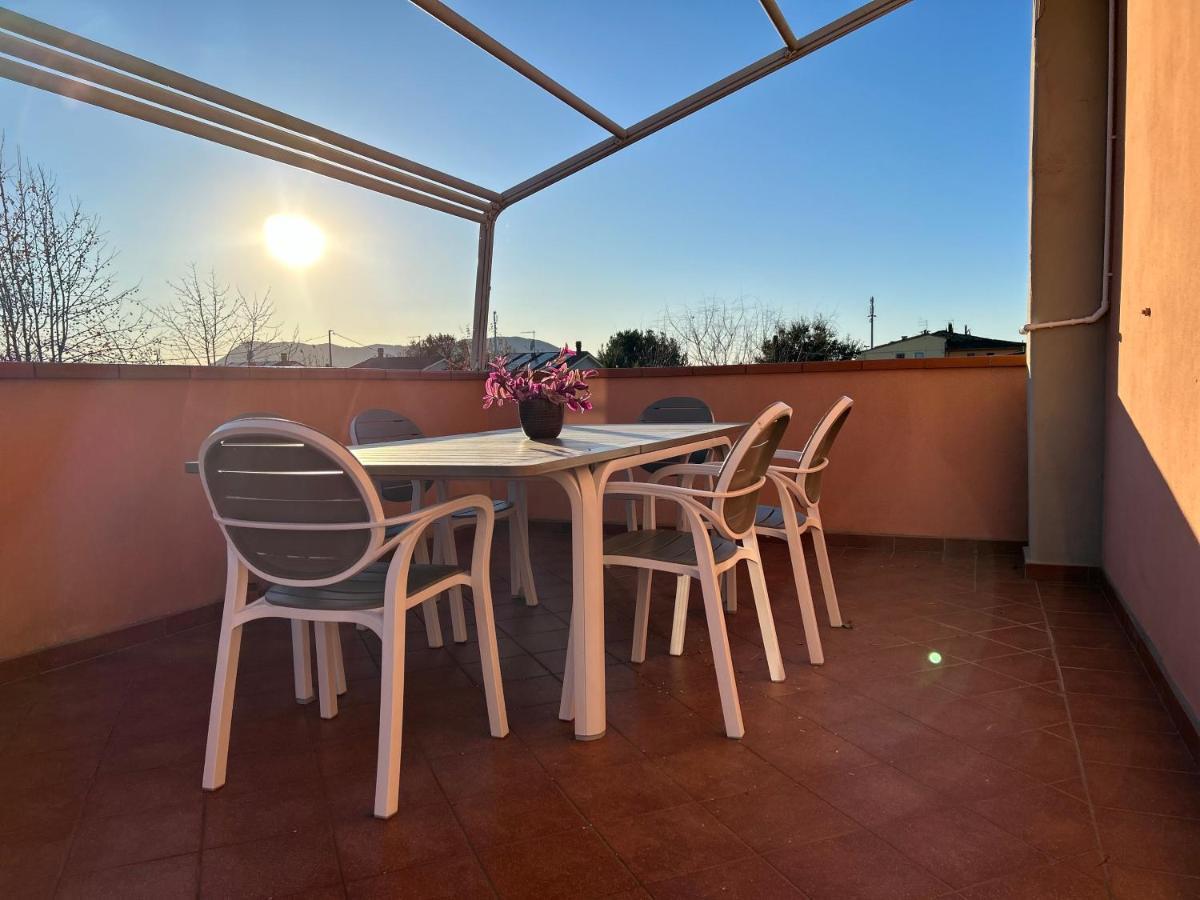 Ferienwohnung Albi'S House,Terrazza ,Wi-Fi, Parcheggio, Ac Lucca Exterior foto