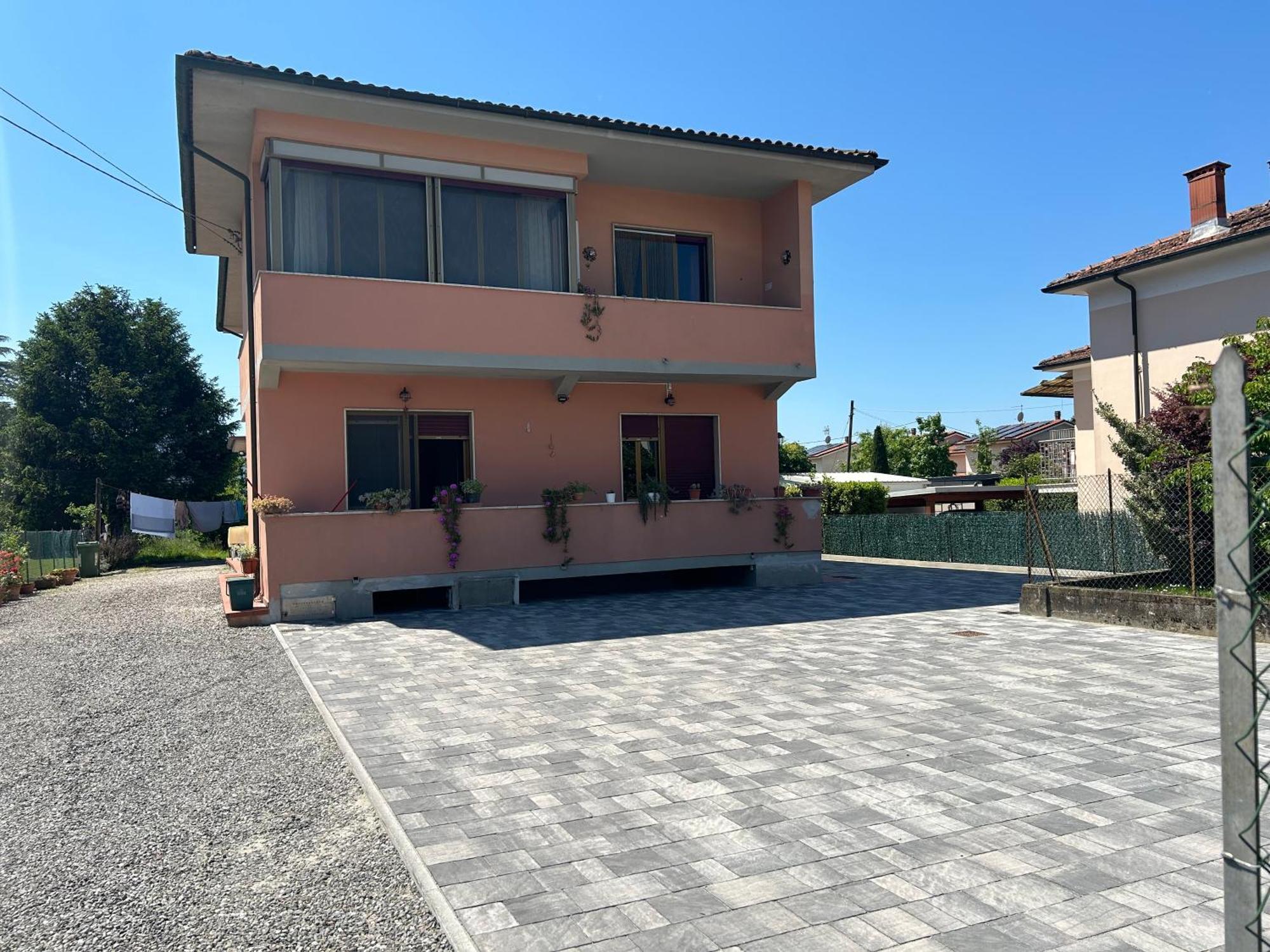 Ferienwohnung Albi'S House,Terrazza ,Wi-Fi, Parcheggio, Ac Lucca Exterior foto